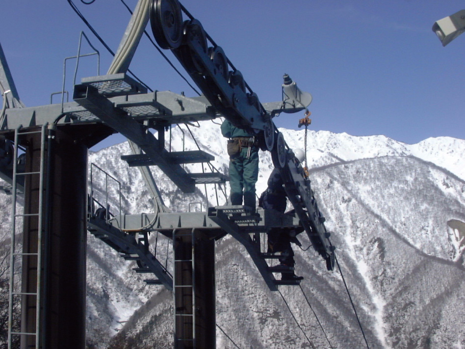 北濃工務店リフト等整備業